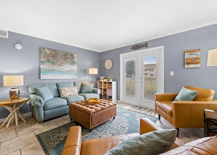 Holiday home Cozy Near Baseball Fields And Zoo- Pool | Tennis Courts | Pickleball *