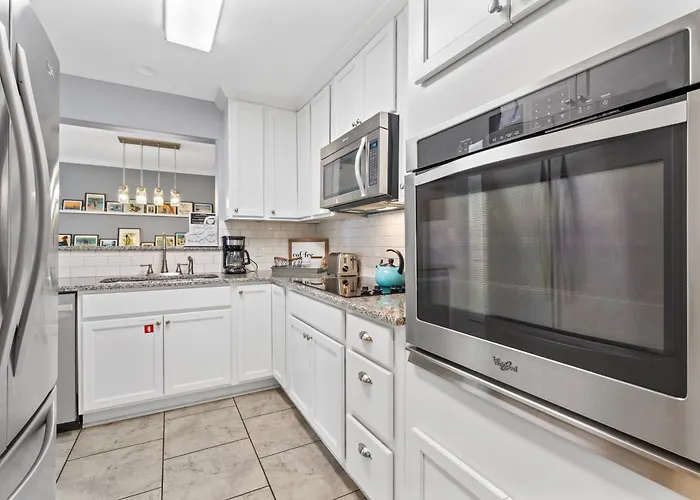 Cozy Near Baseball Fields And Zoo- Pool | Tennis Courts | Pickleball Gulf Shores